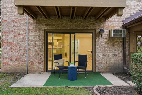 Tiny photo for 831 S Dwyer Avenue #A, Arlington Heights, IL 60005 (MLS # 12797525)