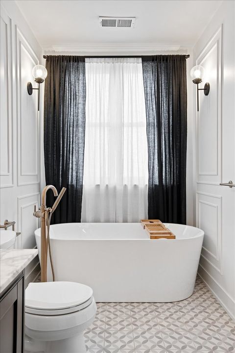 Tiny photo for 3434 N SOUTHPORT Avenue #2, Chicago, IL 60657 (MLS # 12484571)