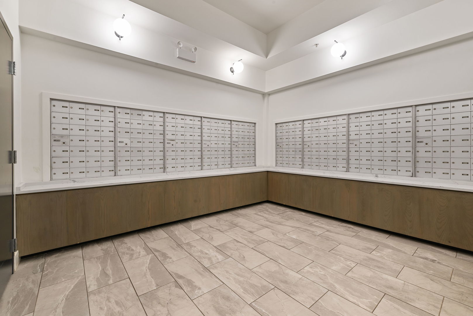 165 N Canal Street N 1219