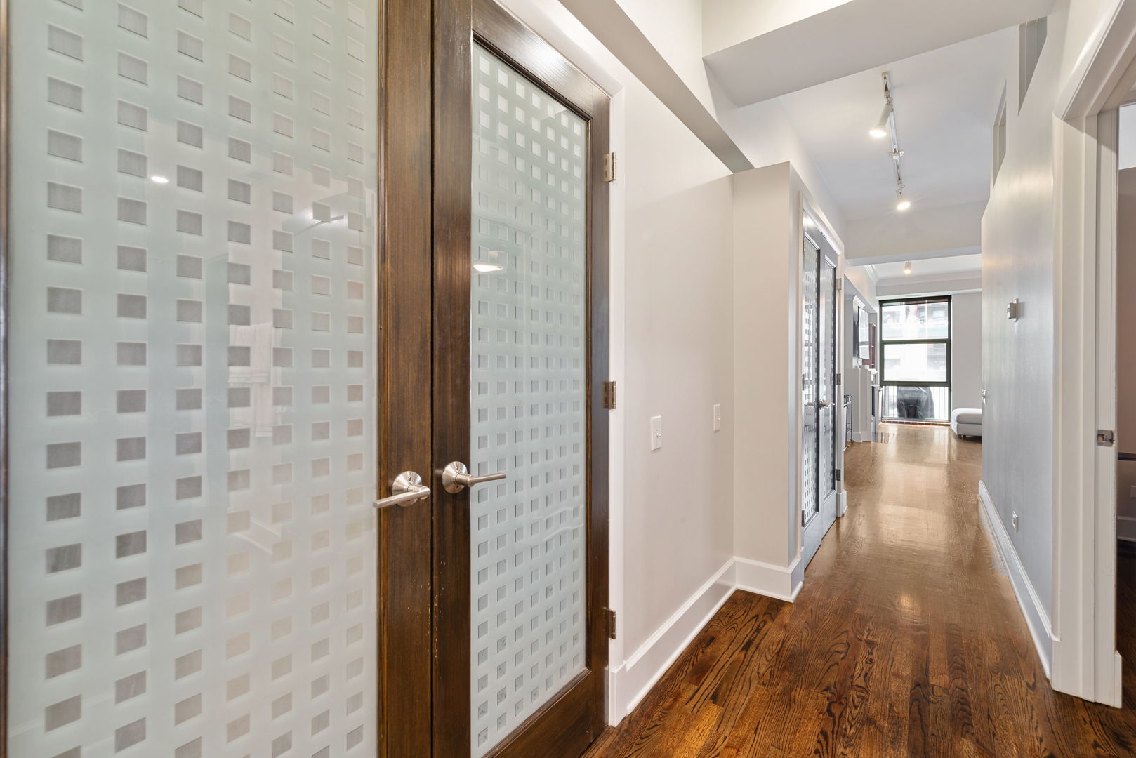 165 N Canal Street N 1219