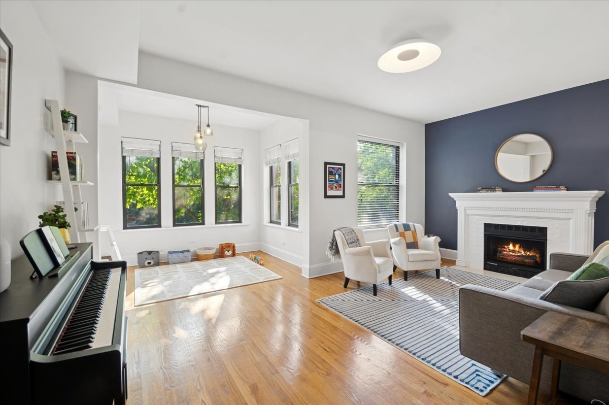 5838 N Glenwood Avenue 2S