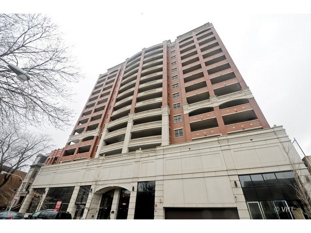 Photo 1 of 13 — 828 W Grace Street 1206, Chicago, IL 60613