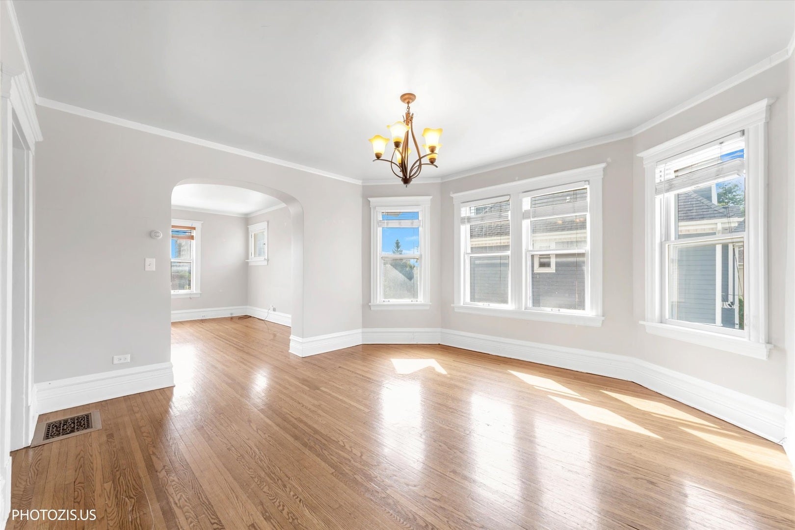 338 N La Grange Road