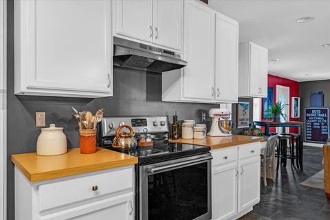 Tiny photo for 320 E Locust Street, Watseka, IL 60970 (MLS # 12385372)