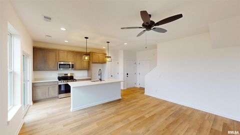 Tiny photo for 5934 BUTTERFIELD Drive, Bettendorf, IA 52722 (MLS # QC4267026)