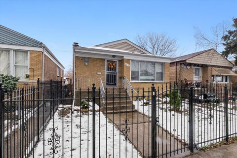 Tiny photo for 4512 S Laporte Avenue, Chicago, IL 60638 (MLS # 12532774)