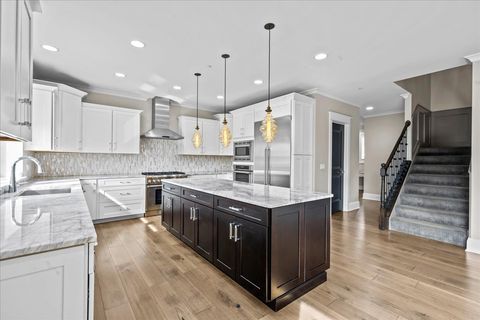 Tiny photo for 25 Clay Court, Lake Bluff, IL 60044 (MLS # 12611259)