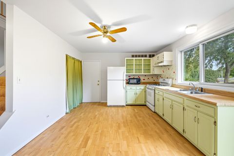 Tiny photo for 29W409 White Oak Drive, Warrenville, IL 60555 (MLS # 12487106)