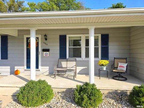 Tiny photo for 1782 Frazier Avenue, Centralia, IL 62801 (MLS # EB460142)