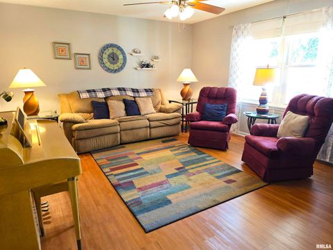 Tiny photo for 1782 Frazier Avenue, Centralia, IL 62801 (MLS # EB460142)