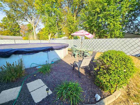 Tiny photo for 1782 Frazier Avenue, Centralia, IL 62801 (MLS # EB460142)