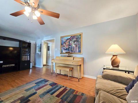 Tiny photo for 1782 Frazier Avenue, Centralia, IL 62801 (MLS # EB460142)