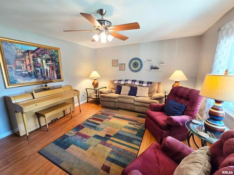 Tiny photo for 1782 Frazier Avenue, Centralia, IL 62801 (MLS # EB460142)