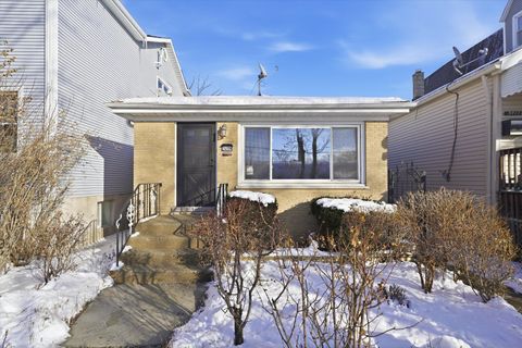 Photo of 3415 N Kenton Avenue, Chicago, IL 60641 (MLS # 12557699)