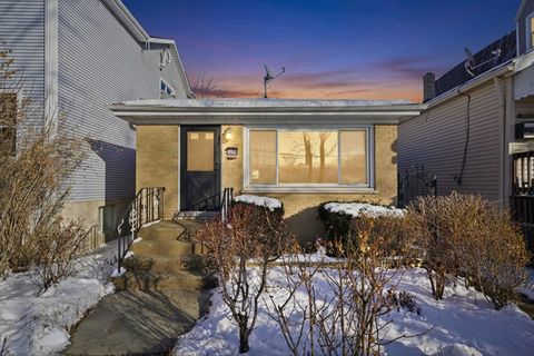 Tiny photo for 3415 N Kenton Avenue, Chicago, IL 60641 (MLS # 12557699)