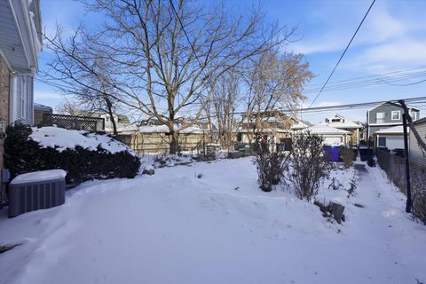 Tiny photo for 3415 N Kenton Avenue, Chicago, IL 60641 (MLS # 12557699)