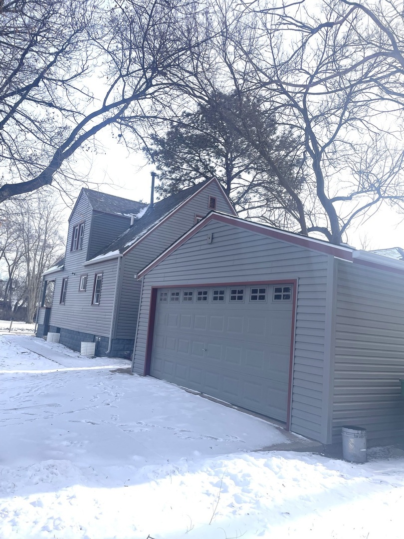 601 S Henrietta Avenue