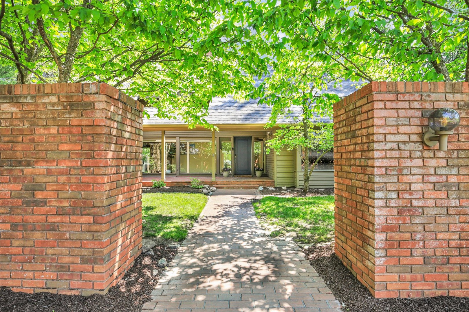 10 Carriage Way
