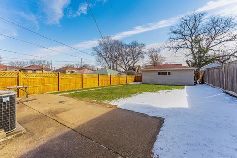 Tiny photo for 2817 Maple Avenue, Berwyn, IL 60402 (MLS # 12595696)