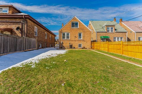 Tiny photo for 2817 Maple Avenue, Berwyn, IL 60402 (MLS # 12595696)