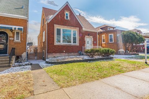 Tiny photo for 2817 Maple Avenue, Berwyn, IL 60402 (MLS # 12595696)