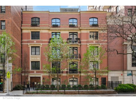1112 N DEARBORN Street 1 Chicago IL 60610