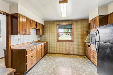 Tiny photo for 712 10th Street, De Witt, IA 52742 (MLS # 12670999)