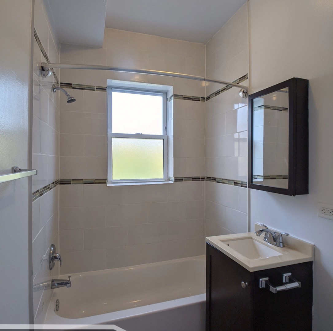 1627 N Humboldt Boulevard 4G