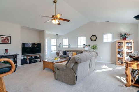 Tiny photo for 585 Bridle Court #585, Lakemoor, IL 60051 (MLS # 12571955)