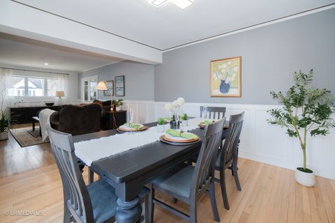 Tiny photo for 7100 N SIOUX Avenue, Chicago, IL 60646 (MLS # 12511142)