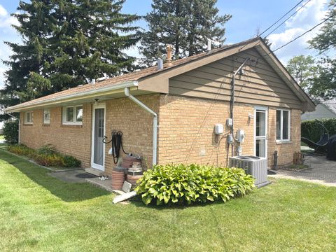 Tiny photo for 7401 W 113th Place, Worth, IL 60482 (MLS # 12408282)