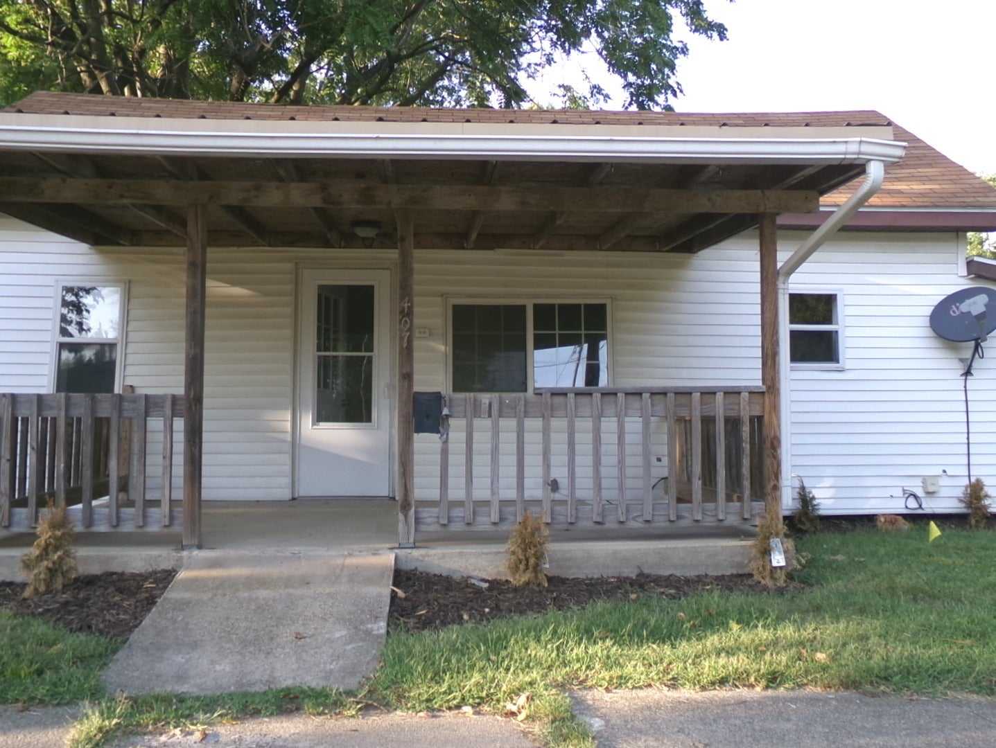 407 E Woodlawn Street