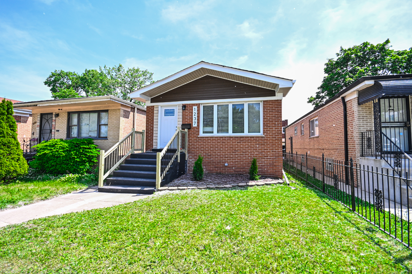 1237 E 95th Street