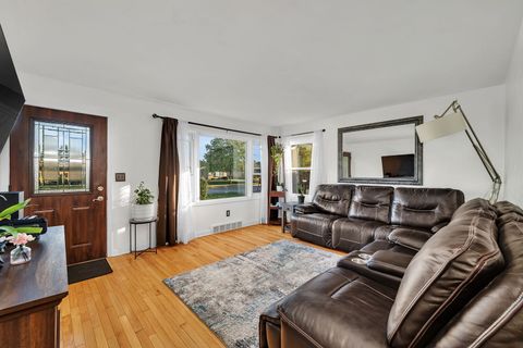 Tiny photo for 557 Elsie Avenue, Crest Hill, IL 60403 (MLS # 12486032)