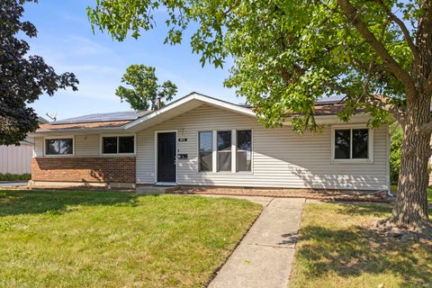 Photo of 52 Beacon Avenue, Romeoville, IL 60446 (MLS # 12750867)