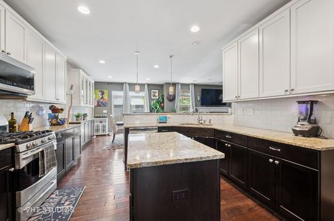 Tiny photo for 883 W Courtland Street, Mundelein, IL 60060 (MLS # 12451065)