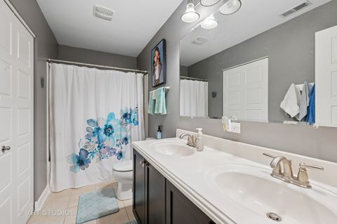 Tiny photo for 883 W Courtland Street, Mundelein, IL 60060 (MLS # 12451065)