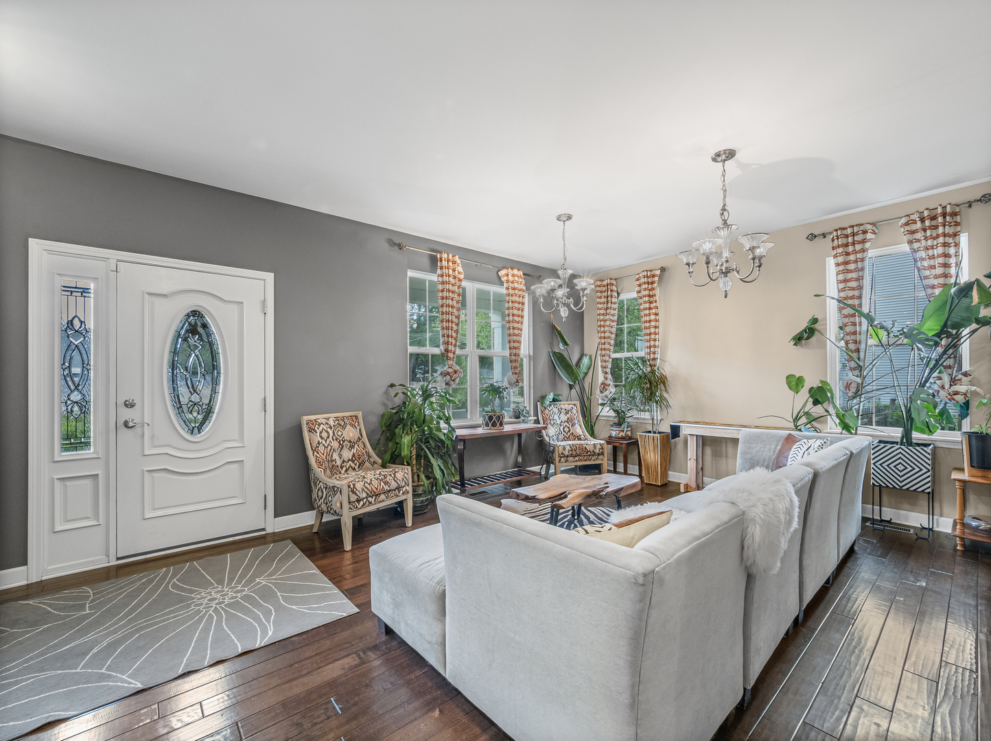 883 W Courtland Street