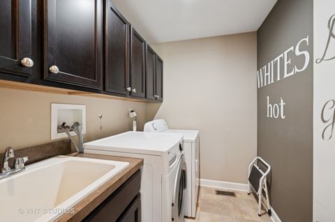 Tiny photo for 883 W Courtland Street, Mundelein, IL 60060 (MLS # 12451065)