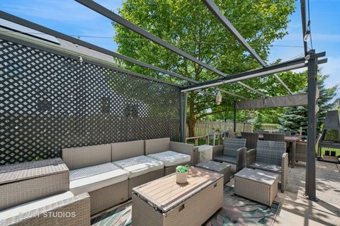Tiny photo for 883 W Courtland Street, Mundelein, IL 60060 (MLS # 12451065)