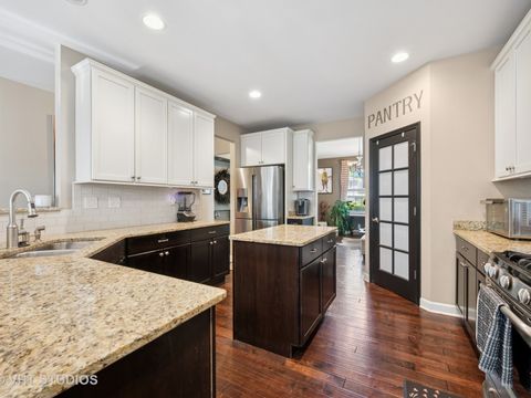 Tiny photo for 883 W Courtland Street, Mundelein, IL 60060 (MLS # 12451065)