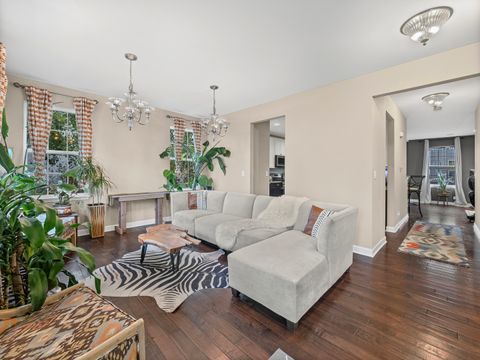 Tiny photo for 883 W Courtland Street, Mundelein, IL 60060 (MLS # 12451065)