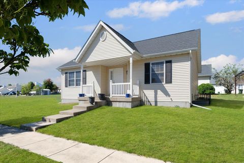 Tiny photo for 1317 MONTGOMERY Street, Urbana, IL 61802 (MLS # 12456390)
