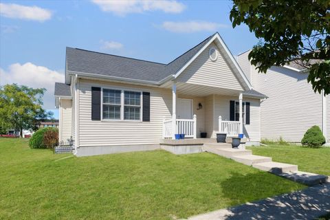 Tiny photo for 1317 MONTGOMERY Street, Urbana, IL 61802 (MLS # 12456390)