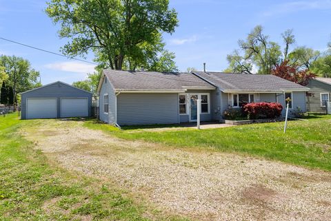 Tiny photo for 3906 Morton Drive, East Moline, IL 61244 (MLS # 12622339)