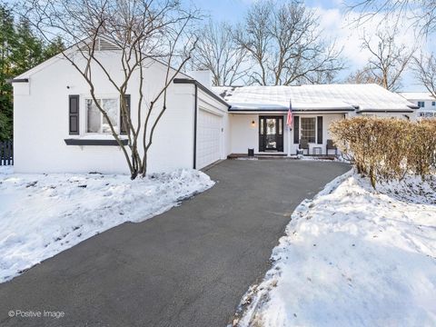 Photo of 2S386 SENECA Drive, Wheaton, IL 60189 (MLS # 12534116)