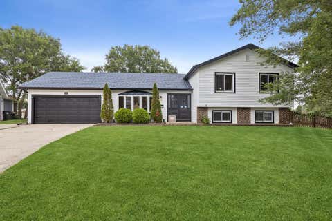 Photo of 5701 Bedford Court, Hanover Park, IL 60133 (MLS # 12717879)