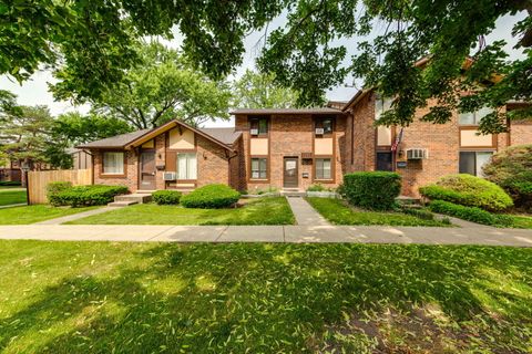 1S134 Holyoke Lane Villa Park IL 60181