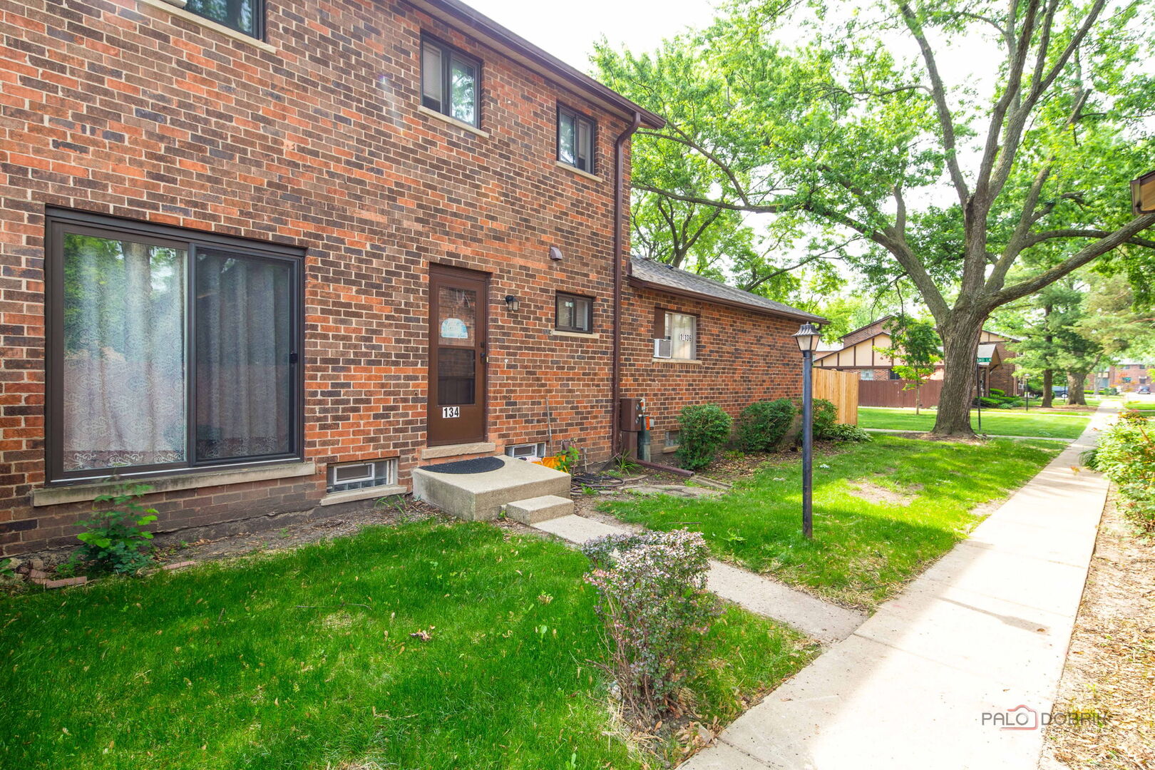 1S134 Holyoke Lane