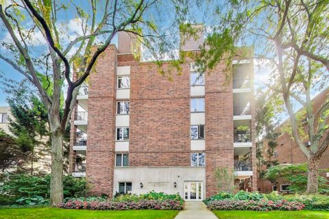 Photo of 2720 Central Street #4C, Evanston, IL 60201 (MLS # 12455771)